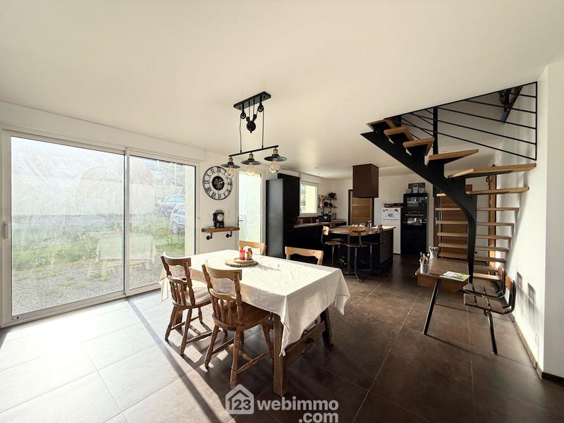 Maison - 90 m² - 5 pièces