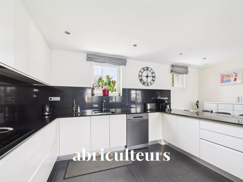 Maison - 107 m² - 7 pièces