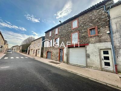 Maison - 93 m² - 5 pièces