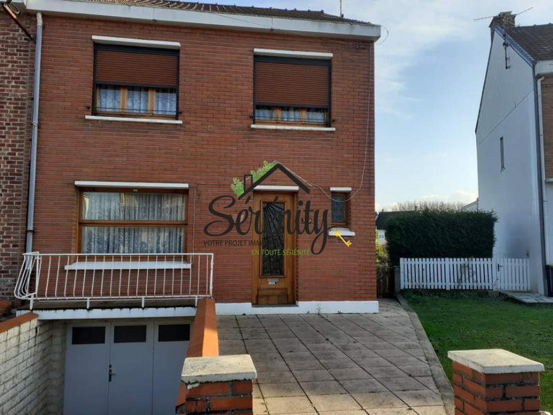 Maison - 90 m² - 5 pièces