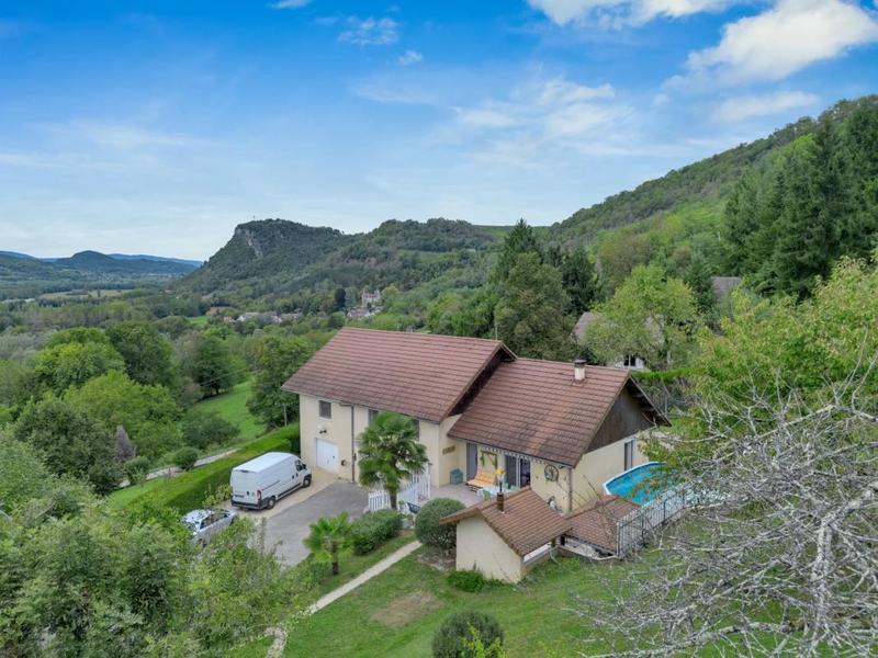 Villa - 167 m² - 6 pièces