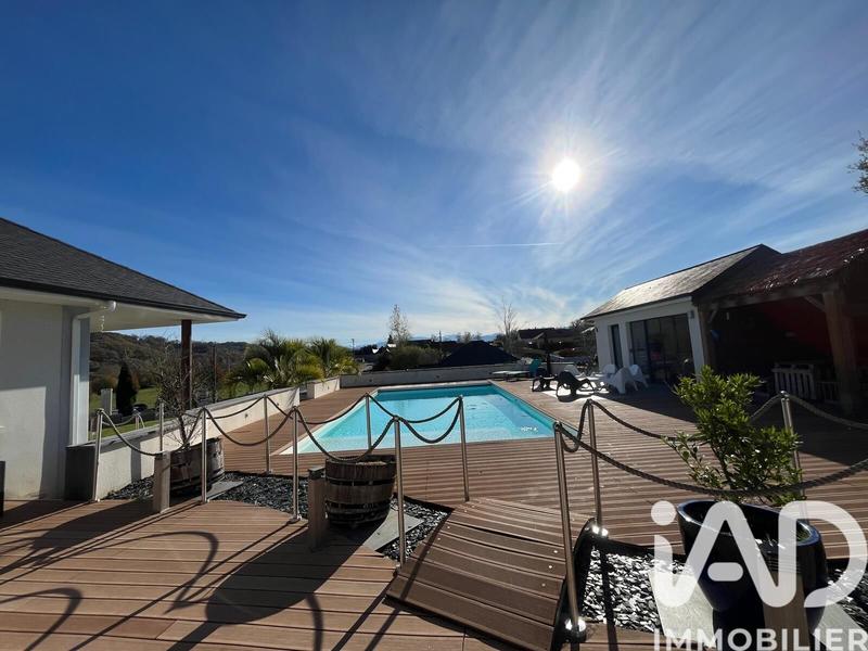 Maison - 190 m² - 7 pièces