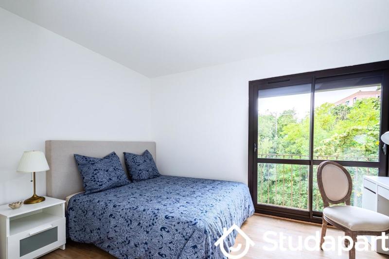 Chambre - 11 m² - 1 pièce