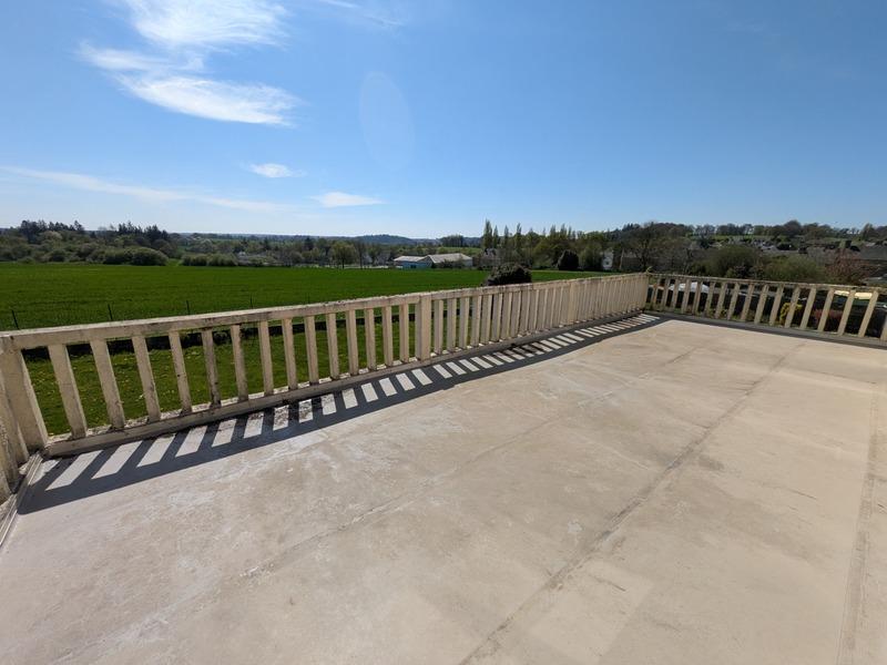 Maison - 140 m² - 9 pièces