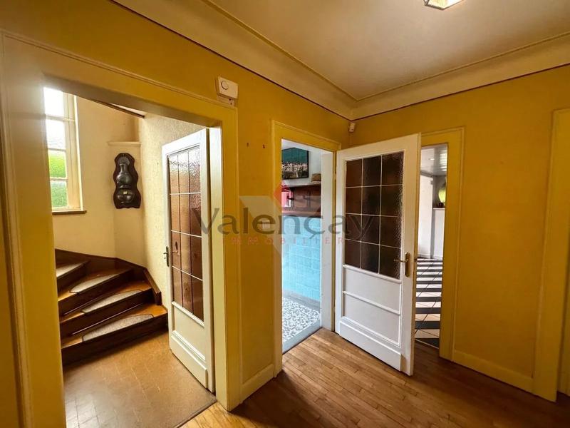 Maison - 215 m² - 8 pièces