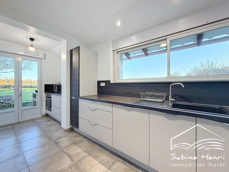 Maison - 354 m² - 10 pièces