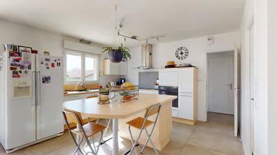 Maison - 202 m² - 7 pièces