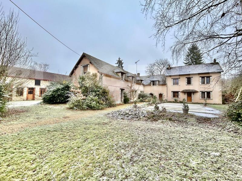 Maison - 360 m² - 13 pièces