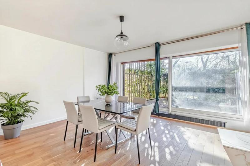 Appartement - 104 m² - 6 pièces