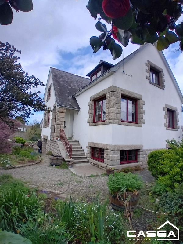 Maison - 160 m² - 8 pièces