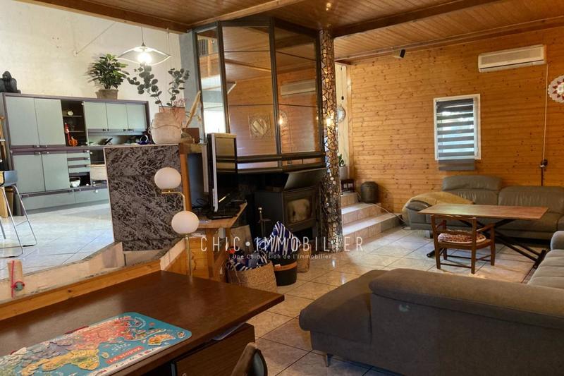 Propriété - 360 m² - 9 pièces