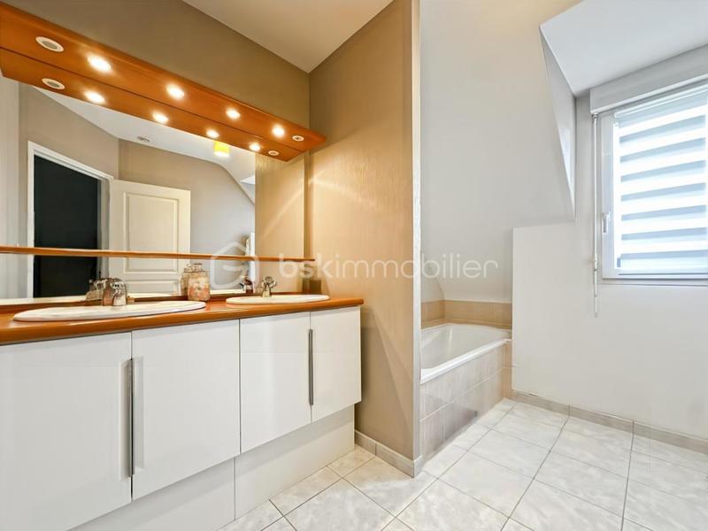 Maison - 168 m² - 6 pièces