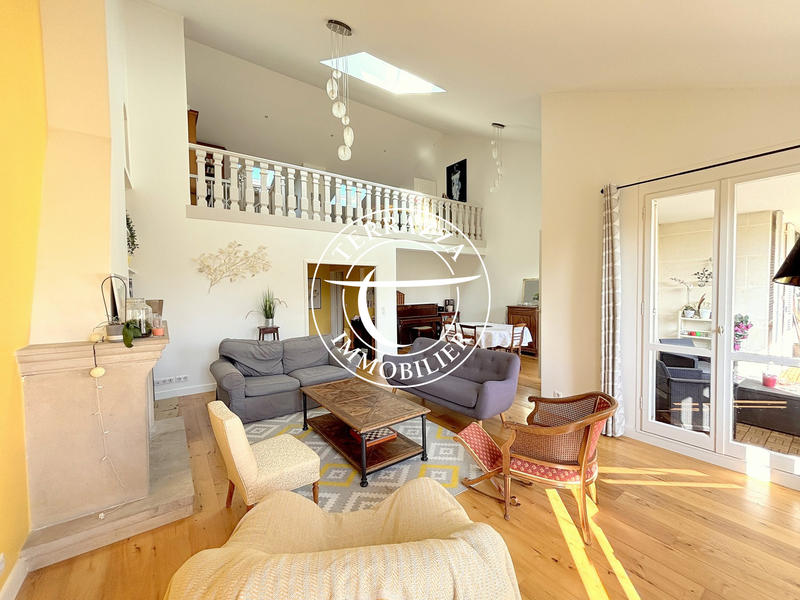 Duplex - 199 m² - 9 pièces