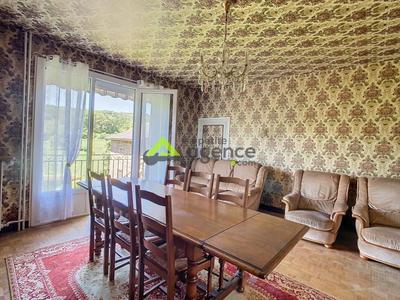 Maison de village - 216 m² - 9 pièces