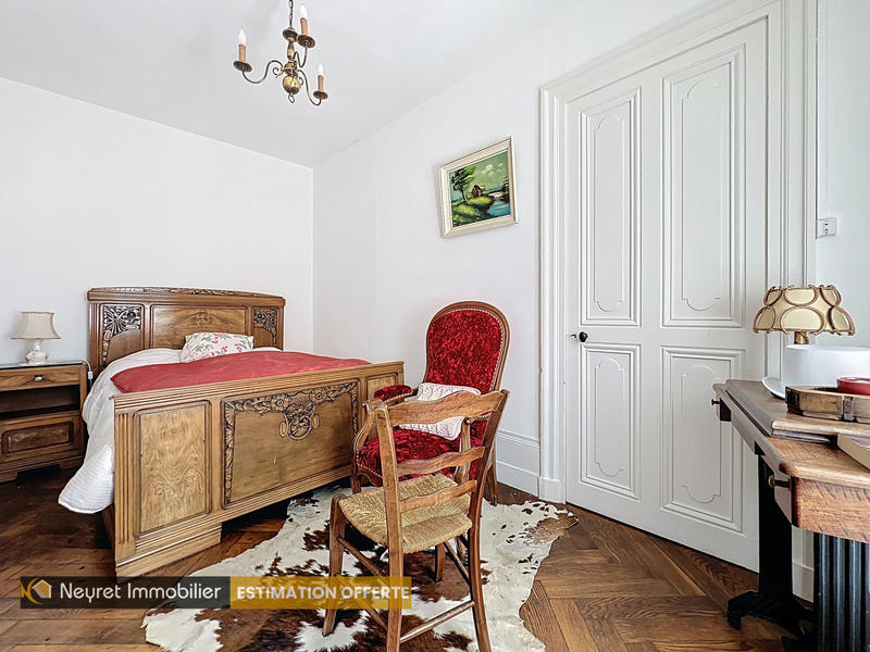 Maison - 172 m² - 8 pièces