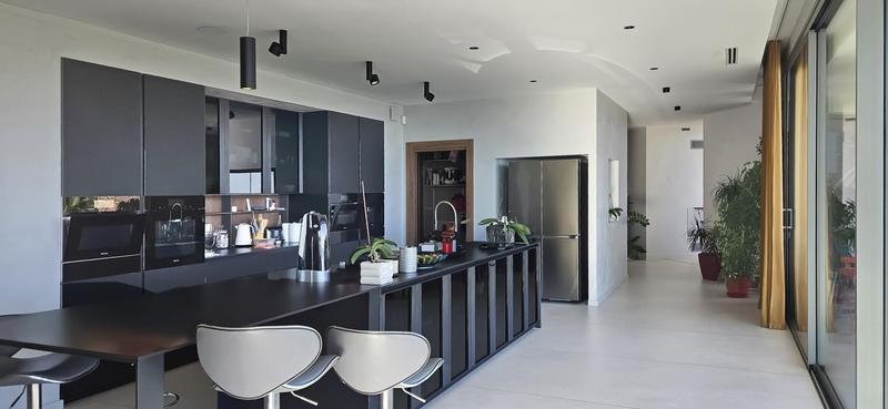 Maison - 320 m² - 14 pièces