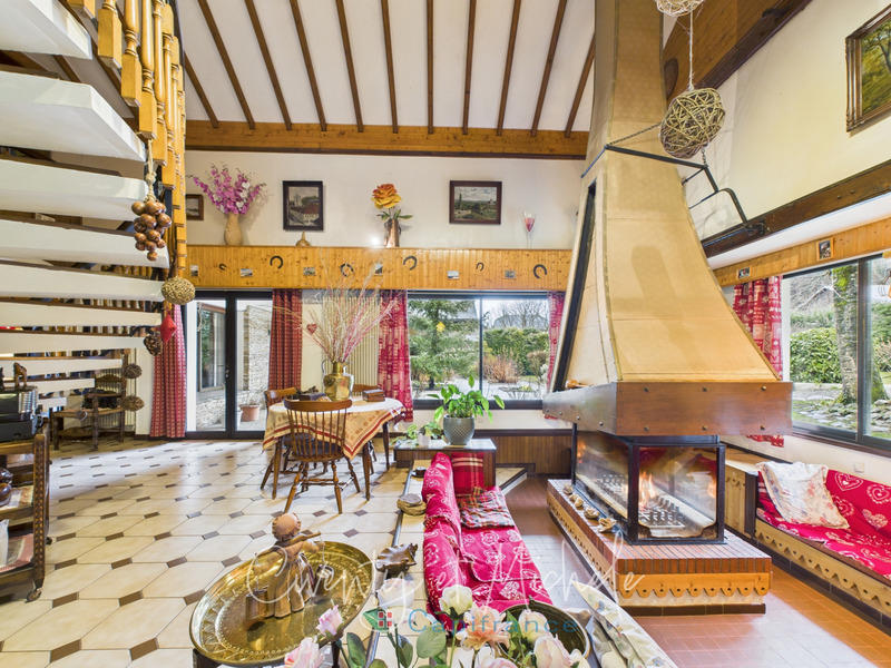 Maison - 308 m² - 10 pièces