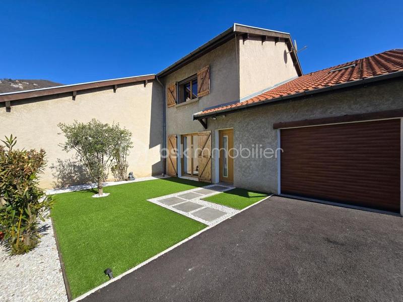 Maison - 105 m² - 4 pièces