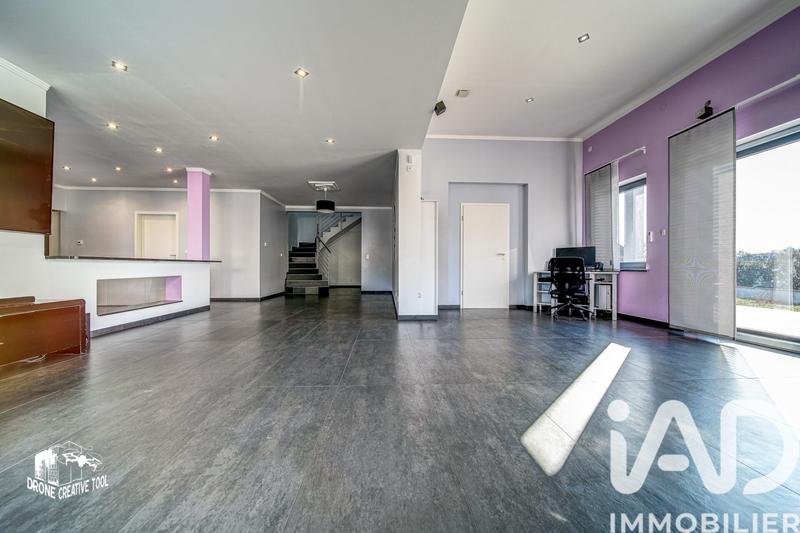 Maison - 230 m² - 6 pièces