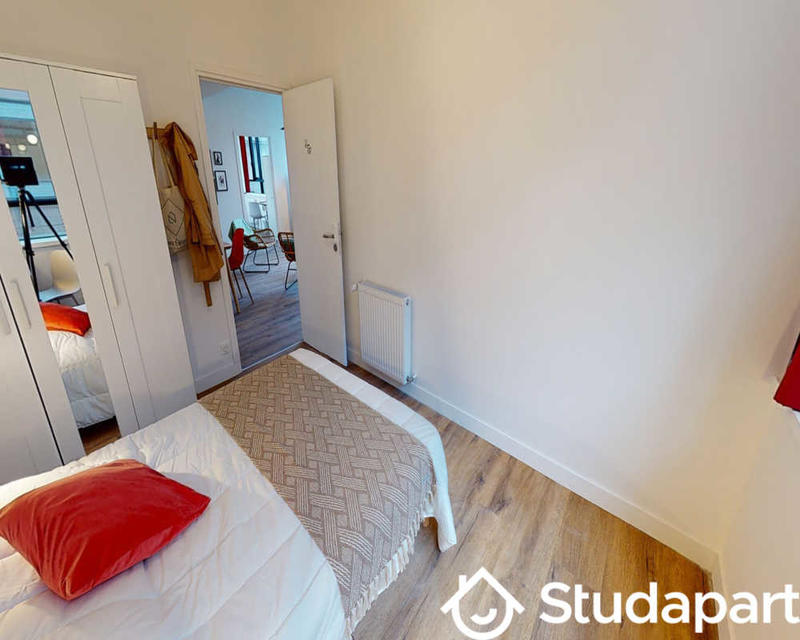 Chambre - 220 m² - 1 pièce