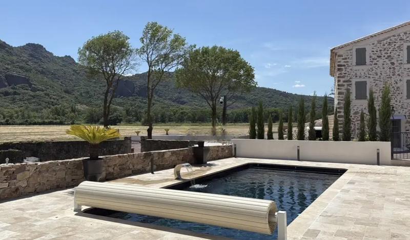 Mas - 800 m² - 15 pièces