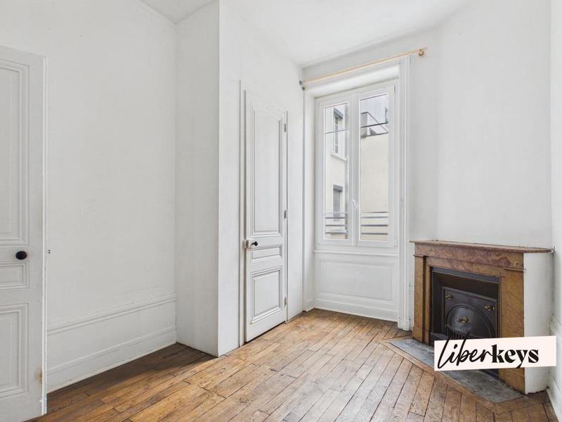 Appartement ancien - 80 m² - 4 pièces