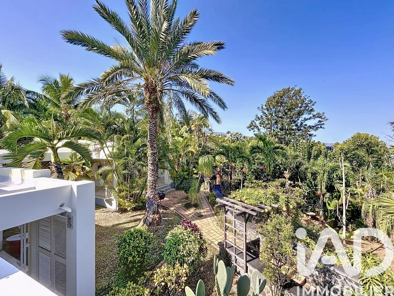 Maison - 245 m² - 8 pièces