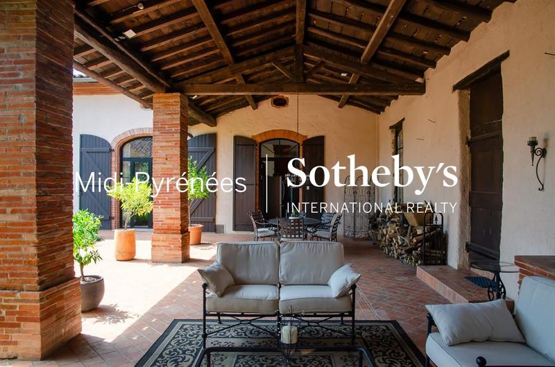 Maison - 498 m² - 14 pièces