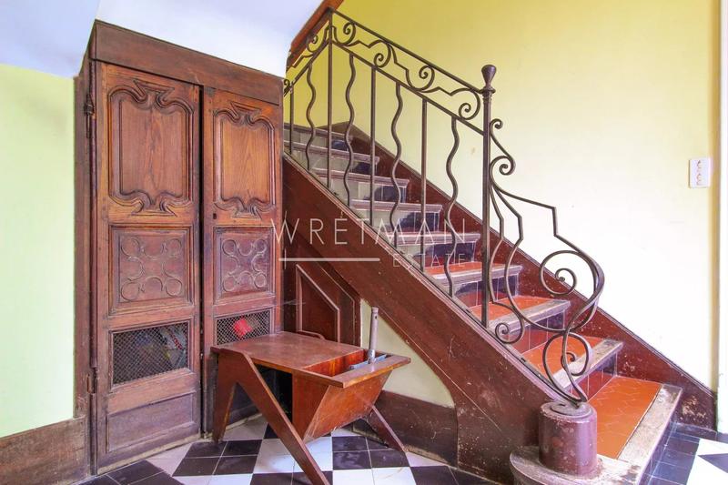 Mas - 300 m² - 13 pièces