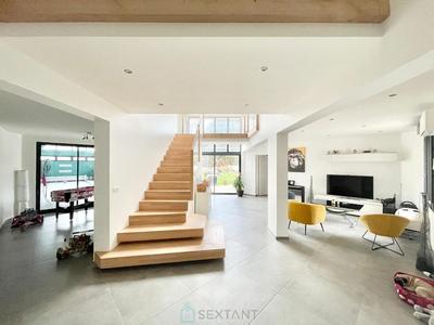 Maison d'architecte - 385 m² - 8 pièces