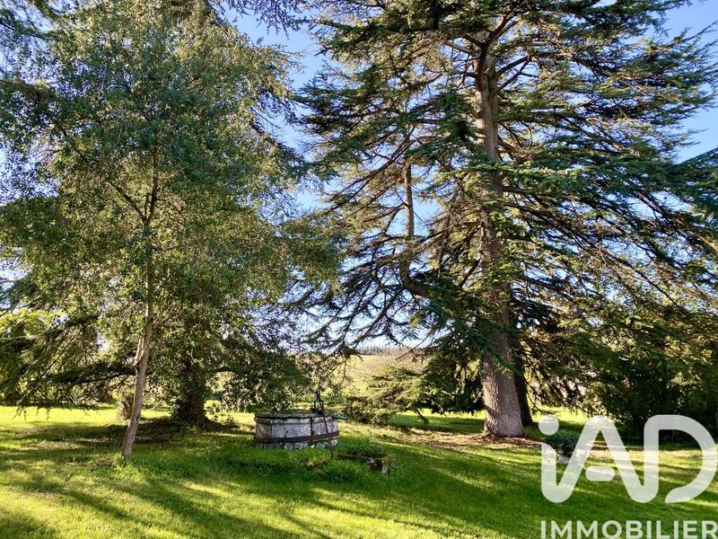 Maison - 220 m² - 12 pièces