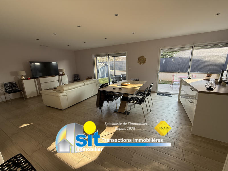 Maison - 95 m² - 5 pièces