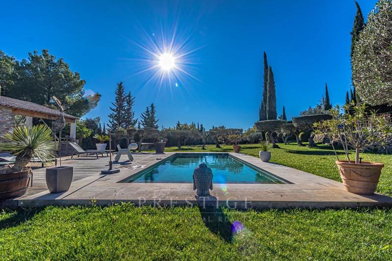 Villa - 192 m² - 7 pièces