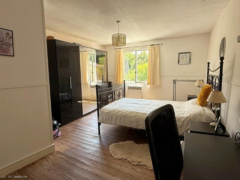 Maison - 240 m² - 9 pièces