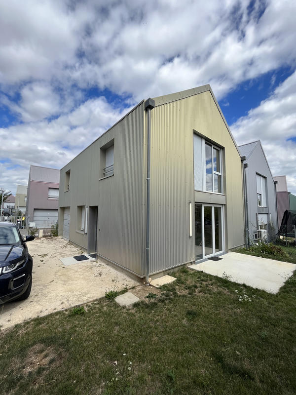 Maison - 93 m² - 4 pièces