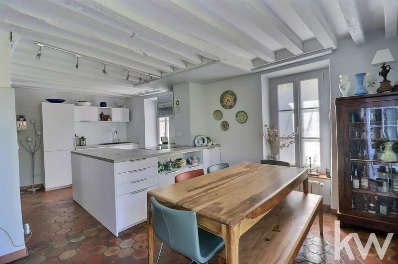 Maison - 225 m² - 7 pièces