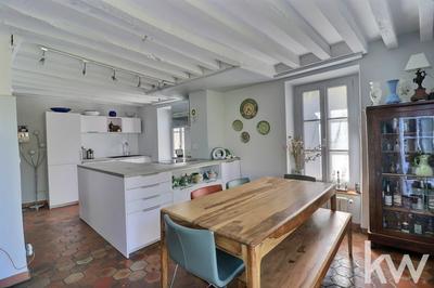 Maison - 225 m² - 7 pièces