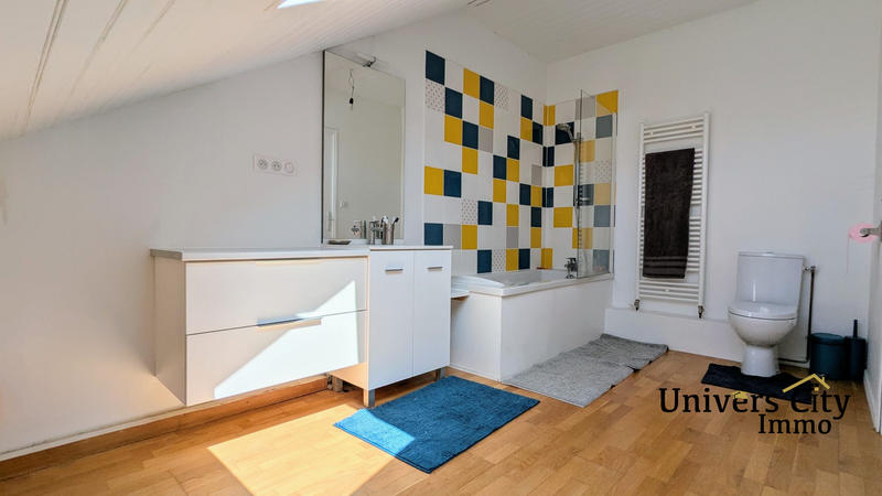 Maison - 158 m² - 8 pièces