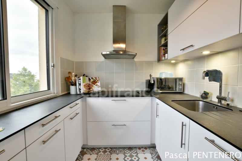 Appartement - 99 m² - 4 pièces
