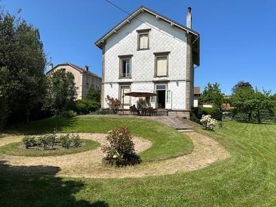 Maison - 329 m² - 11 pièces
