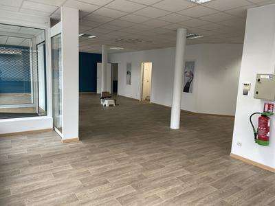 Local commercial - 200 m²