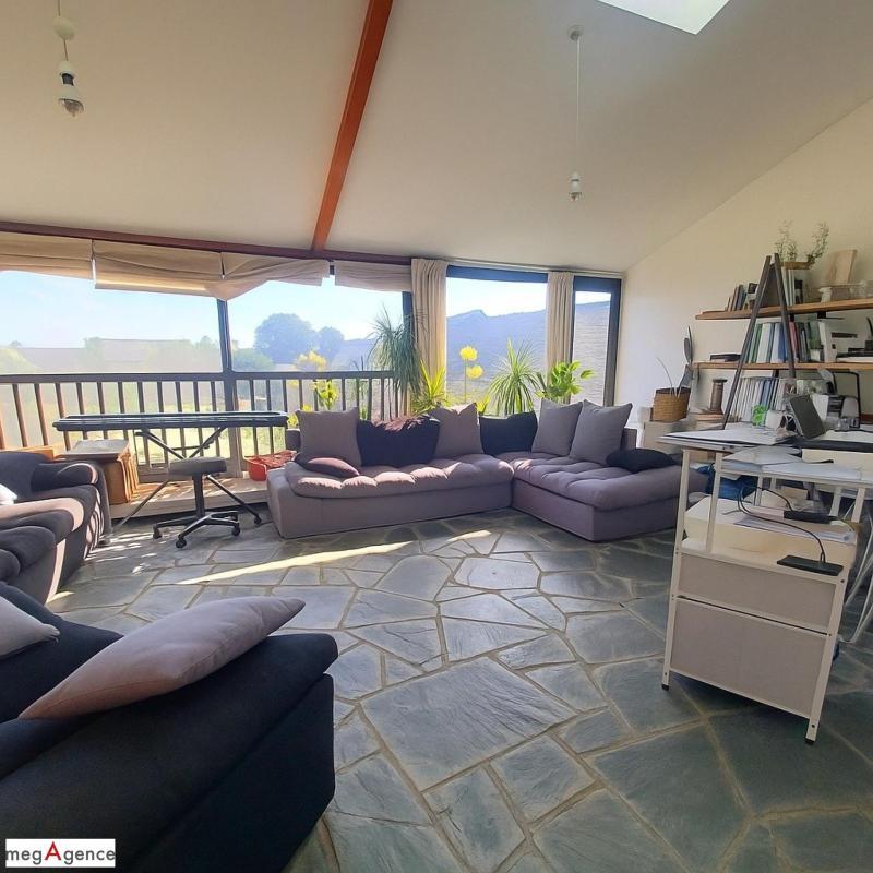 Maison - 205 m² - 7 pièces