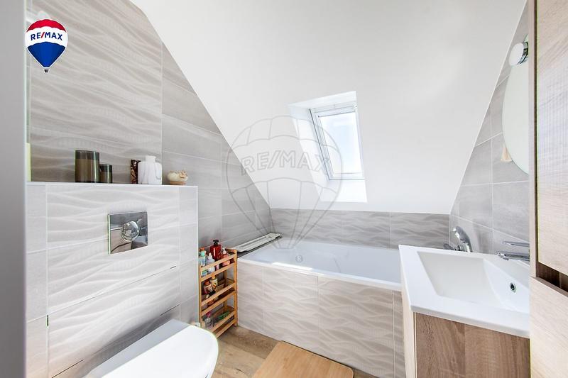 Maison - 137 m² - 6 pièces