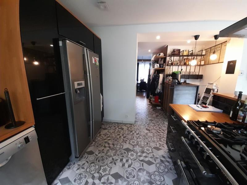 Maison - 95 930 m² - 4 pièces