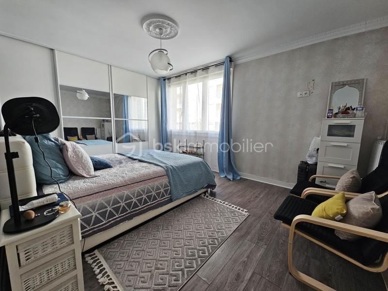 Maison - 177 m² - 8 pièces