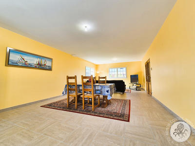 Maison - 235 m² - 6 pièces