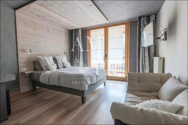 Châlet - 900 m² - 14 pièces