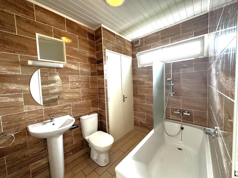 Maison - 231 m² - 10 pièces