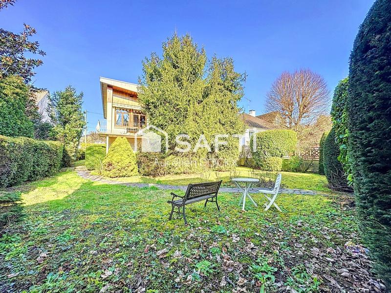 Maison - 200 m² - 9 pièces