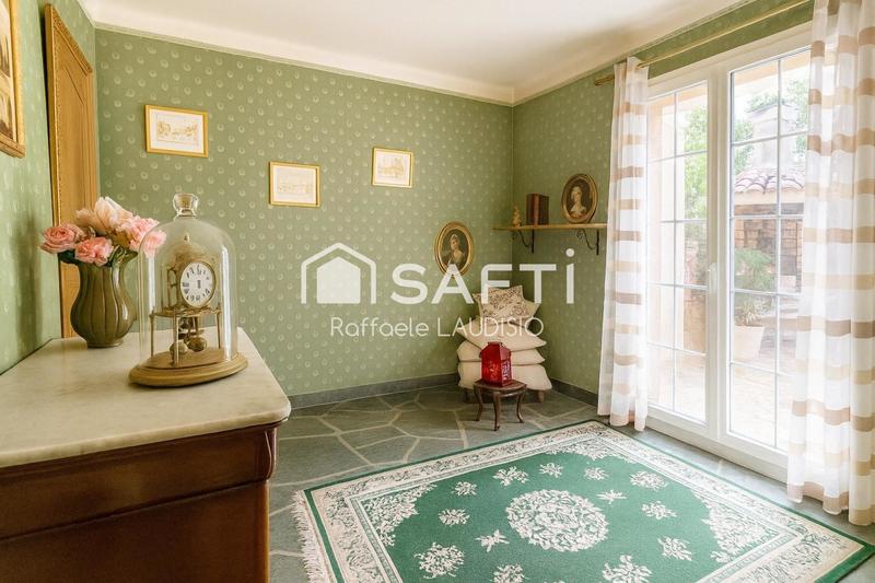 Maison - 210 m² - 6 pièces